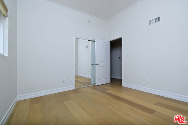 23637 Park Belmonte, Calabasas CA: https://media.crmls.org/mediaz/b5b0a256-00bf-417b-afd0-e33ea0a2b0dd.jpg