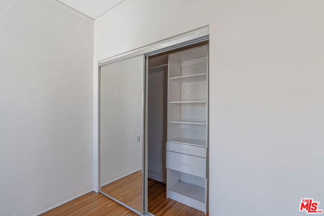 458 N Genesee Avenue, Los Angeles CA: https://media.crmls.org/mediaz/b5b0ecee-b2f5-4a3a-a2d8-61a8af1ea50f.jpg