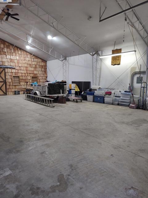 25025 State Highway 88, Pioneer CA: https://media.crmls.org/mediaz/b5b13e5a-d7ca-47b2-b8e8-63bf3a8c4a96.jpg