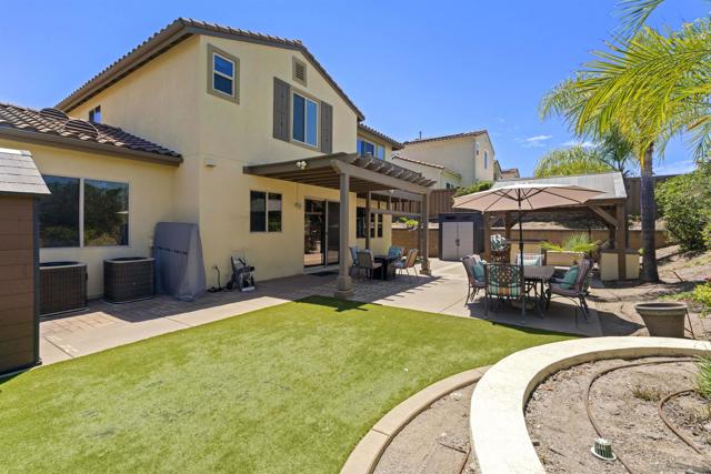 7787 Britt Pl, Santee CA: https://media.crmls.org/mediaz/b5b143d2-6a77-4b3d-b451-c66126c1c2c6.jpg
