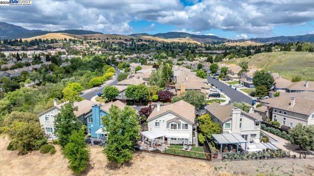 231 Stetson Dr, Danville CA: https://media.crmls.org/mediaz/b5b14550-af57-4c04-899d-6668c6e7a4c4.jpg