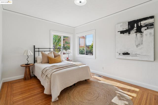 533 Lewis Ave, San Leandro CA: https://media.crmls.org/mediaz/b5b1a44a-212c-4a2f-b7bd-c0468ac63856.jpg