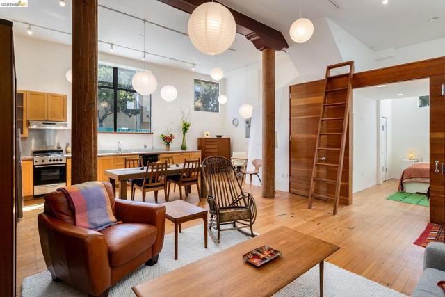 Image 4 of 32 For 2484 Martin Luther King Jr Way