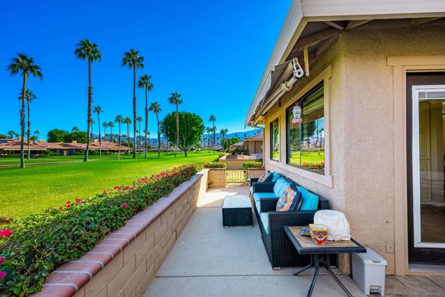 36 Maximo Way, Palm Desert CA: https://media.crmls.org/mediaz/b5b28c63-fbc9-4f42-adf5-ee8f48a738a1.jpg