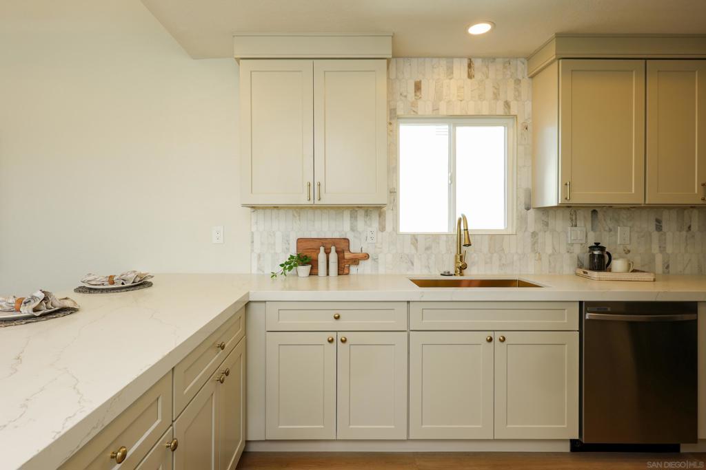 658 Santa Fe Dr. - photo 8