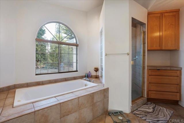 Detail Gallery Image 16 of 34 For 4546 Conrad Dr, La Mesa,  CA 91941 - 4 Beds | 3 Baths