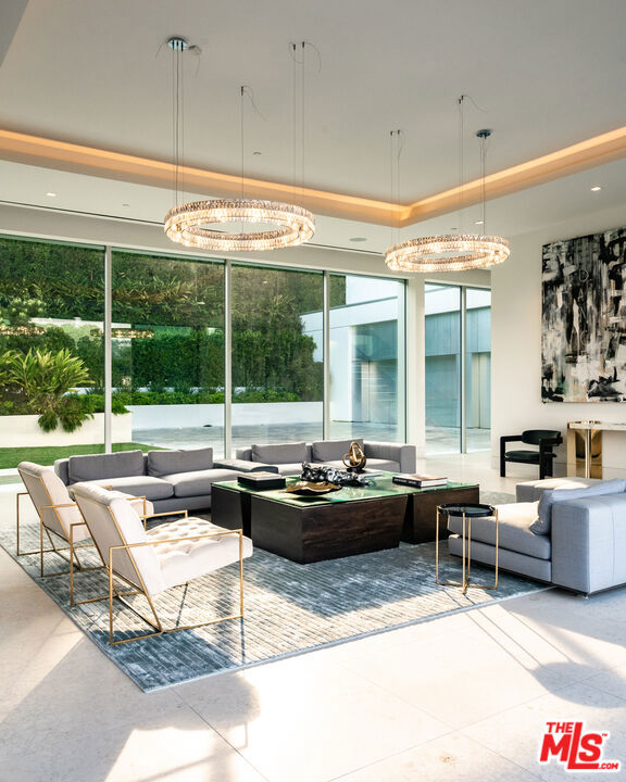 642 Perugia Way, Los Angeles CA: https://media.crmls.org/mediaz/b5b327ef-5354-4b78-9d1b-4991f198fbaf.jpg