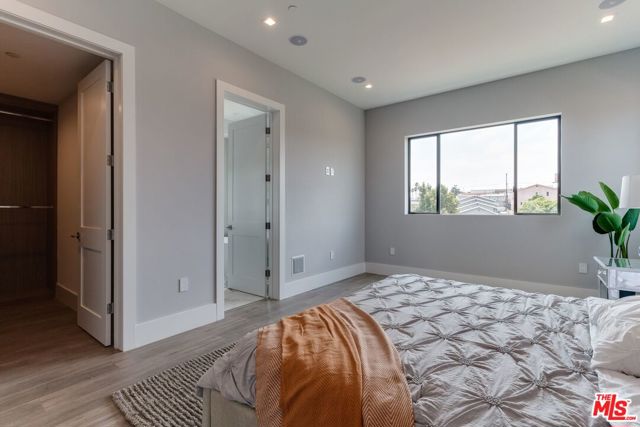 4830 1/2 W pickford Street, Los Angeles CA: https://media.crmls.org/mediaz/b5b356e5-da3a-4fc3-b762-c2e5d66ec9c0.jpg