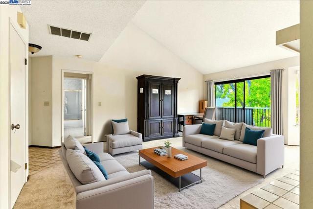 2437 Sebastopol Ln, Hayward CA: https://media.crmls.org/mediaz/b5b38d74-7065-4be7-9455-445ee3c3d637.jpg