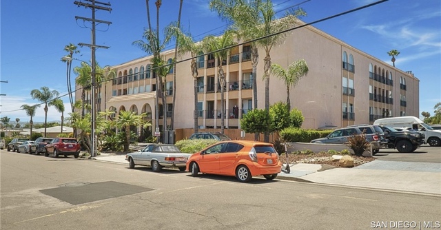 4730 Noyes ST, San Diego CA: https://media.crmls.org/mediaz/b5b396c8-ff9e-4841-a84e-3ece0ab4fac8.jpg