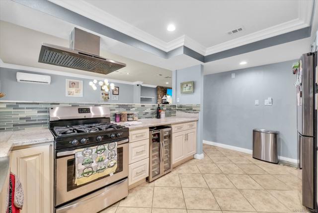 1521 Del Norte Dr, Corona CA: https://media.crmls.org/mediaz/b5b3ddc2-43c8-4321-b09b-59d3ad9bf965.jpg