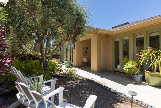 Image 7 of 49 For 251 Pershing Dr