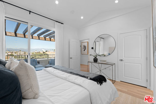 1248 S Bronson Avenue, Los Angeles CA: https://media.crmls.org/mediaz/b5b42ff3-1ec8-4a5e-8dd0-69689ed0a774.jpg