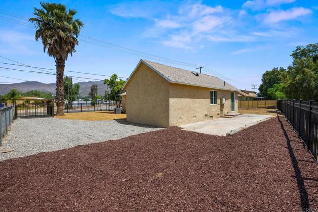 Detail Gallery Image 19 of 33 For 7080 Valley Way, Jurupa Valley,  CA 92509 - 3 Beds | 2 Baths