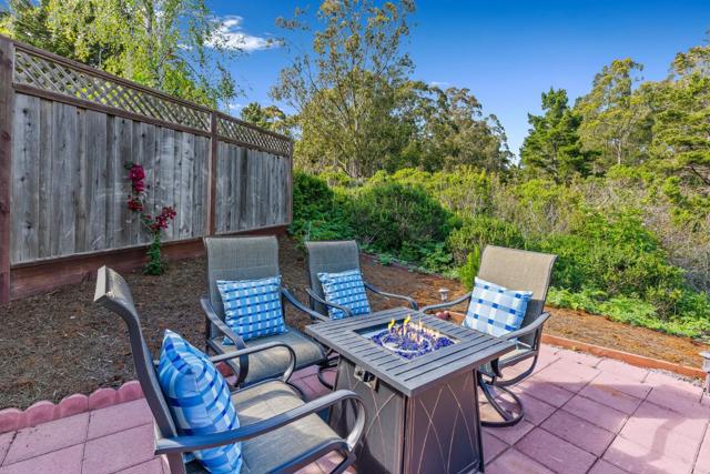 822 San Carlos Avenue, El Granada CA: https://media.crmls.org/mediaz/b5b4e077-511e-4169-af4d-c5755dcbee36.jpg