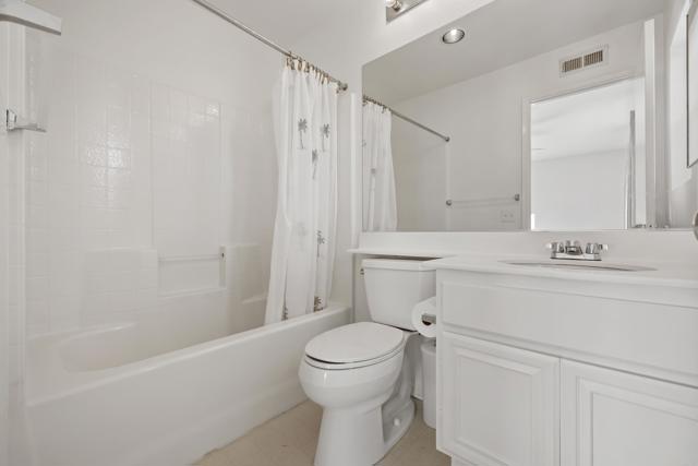 Detail Gallery Image 18 of 31 For 424 Dakota Way, Oceanside,  CA 92056 - 2 Beds | 2/1 Baths