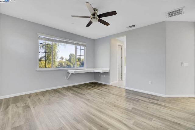269 Alta St, Brentwood CA: https://media.crmls.org/mediaz/b5b5c230-2529-40fb-98a5-2aa929209795.jpg