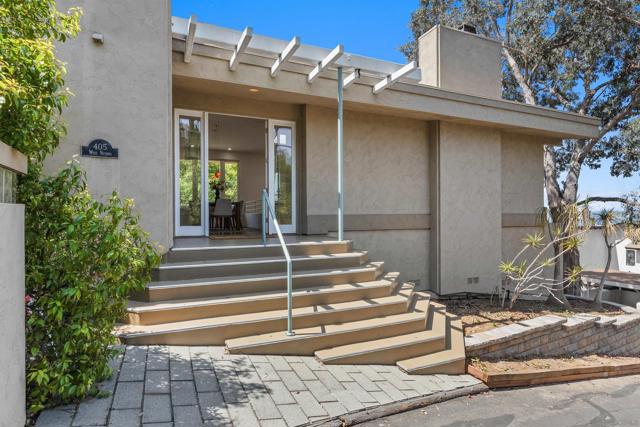 405 W Nutmeg St, San Diego CA: https://media.crmls.org/mediaz/b5b5eb0c-eb9e-4a2d-ac5b-03cb7d6873a4.jpg