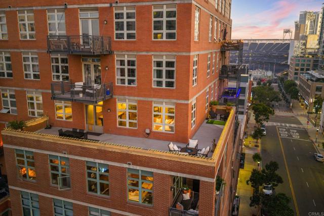 877 Island Avenue, San Diego CA: https://media.crmls.org/mediaz/b5b5fab8-bea8-43ab-a557-022b61cde265.jpg