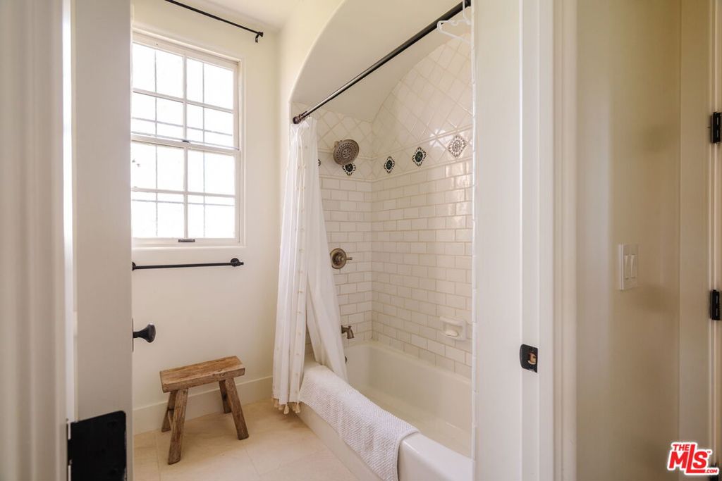 MLS #26847969 image #52