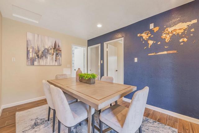 3135 Alameda De Las Pulgas, Menlo Park CA: https://media.crmls.org/mediaz/b5b62aef-d1fa-4025-870f-98f06251a030.jpg