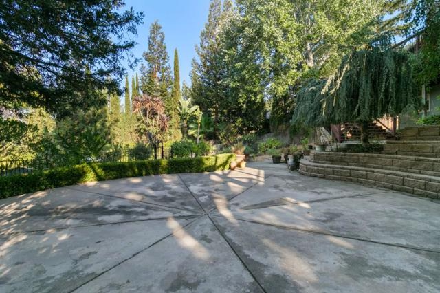 878 Hillcrest Drive, Redwood City CA: https://media.crmls.org/mediaz/b5b633cb-91fa-4695-a63b-ada61cafa3cd.jpg