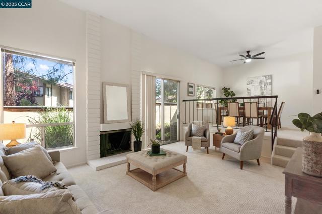 1706 Siskiyou Dr, Walnut Creek CA: https://media.crmls.org/mediaz/b5b680c9-bedb-4c5c-ac48-e37505002430.jpg