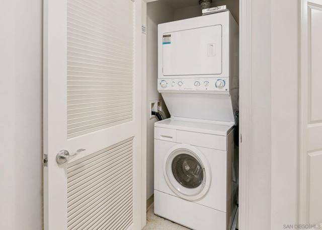 1431 Pacific Hwy, San Diego CA: https://media.crmls.org/mediaz/b5b7577a-fb2d-4e9c-8cde-066d4bc01630.jpg