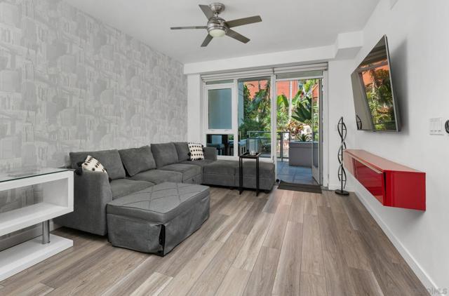 1431 Pacific Hwy, San Diego CA: https://media.crmls.org/mediaz/b5b76438-3ecc-4537-98dc-bc0c405e3fe3.jpg