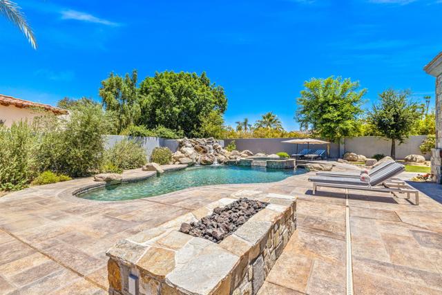 28 Clancy Lane S Lane, Rancho Mirage CA: https://media.crmls.org/mediaz/b5b79d78-1412-4883-b89a-bf5476b42fcd.jpg