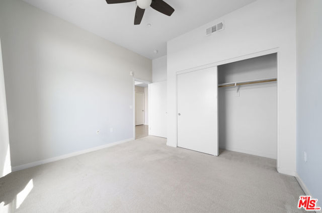 552 E Carson Street, Carson CA: https://media.crmls.org/mediaz/b5b8489d-bdc8-4c5a-9a52-3c9876d8cf43.jpg
