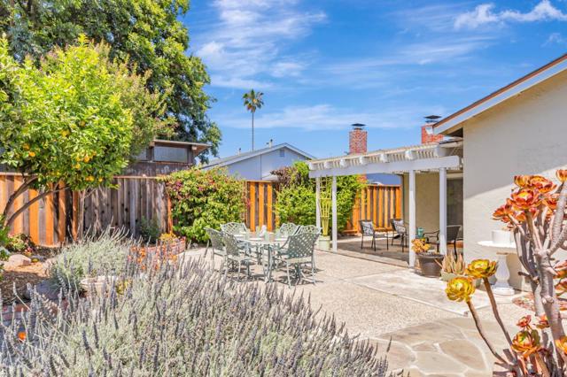 1687 Mendenhall Drive, San Jose CA: https://media.crmls.org/mediaz/b5b85a5a-b682-4548-b42b-54e44f43eca7.jpg