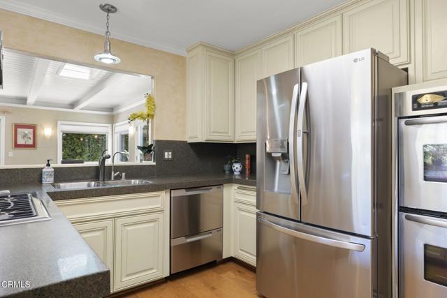 Detail Gallery Image 12 of 37 For 124 Reddington Ct, Camarillo,  CA 93010 - 4 Beds | 2/1 Baths