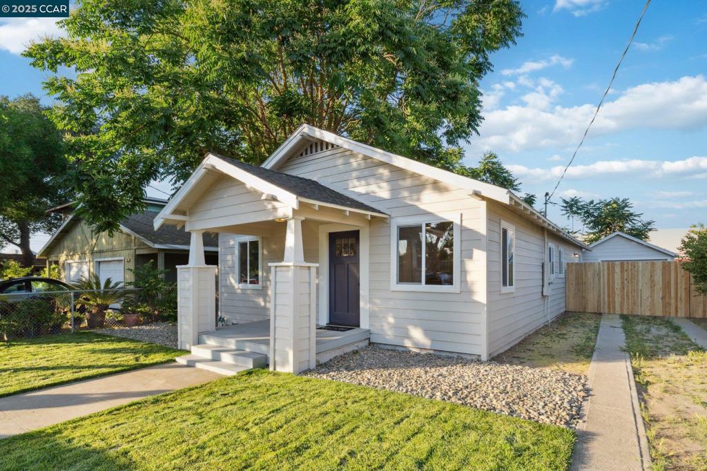 325 N 3rd Ave