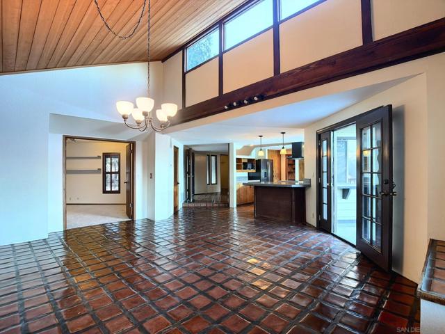 1077 VISTA MADERA LANE, El Cajon CA: https://media.crmls.org/mediaz/b5b90b2d-6b6a-4311-ad00-8f7eabf8f124.jpg