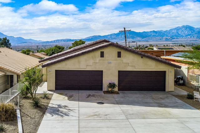 13235 Mountain View Road Road, Desert Hot Springs CA: https://media.crmls.org/mediaz/b5b92518-c094-4e24-9842-b7545e12f496.jpg