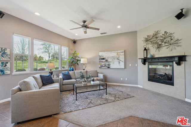 11051 Fiore Drive, Rancho Cordova CA: https://media.crmls.org/mediaz/b5b93a8b-c7d0-4150-892e-85a845d8ab9e.jpg