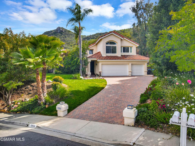 32834 Barrett Drive, Westlake Village CA: https://media.crmls.org/mediaz/b5b99def-866a-4d51-874f-30a1e5899c68.jpg