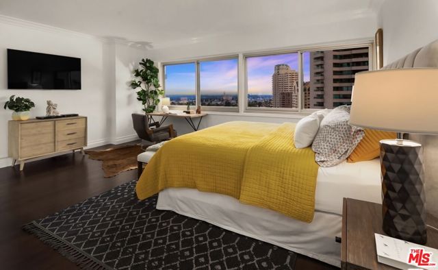 10450 Wilshire Boulevard, Los Angeles CA: https://media.crmls.org/mediaz/b5badd64-9e7e-4ecd-9a84-7c5b8783e4ea.jpg