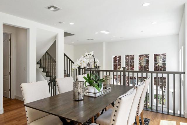 201 Keech Drive,  CA: https://media.crmls.org/mediaz/b5bb0268-f7b9-49a3-9729-17a37c03046f.jpg