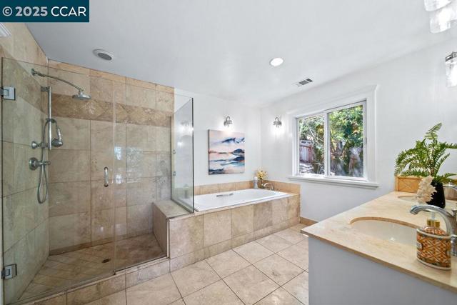 921 Foye Drive, Lafayette CA: https://media.crmls.org/mediaz/b5bb68d6-1fec-4c2d-b721-d9d391d38a09.jpg