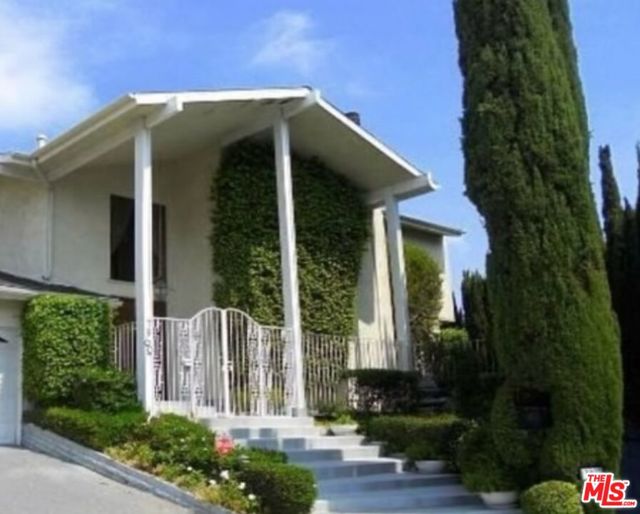 7900 Zeus Drive, Los Angeles CA: https://media.crmls.org/mediaz/b5bc2acb-130d-47c9-88c3-4116515bdf2b.jpg