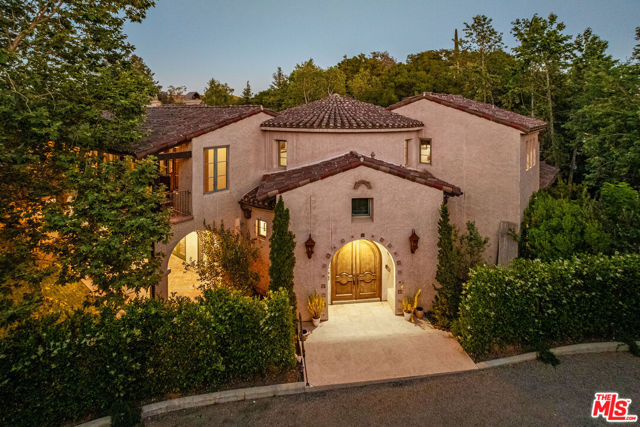 5850 Lapworth Drive, Agoura Hills CA: https://media.crmls.org/mediaz/b5bd86da-77da-42d9-9d6e-3a45e62de527.jpg