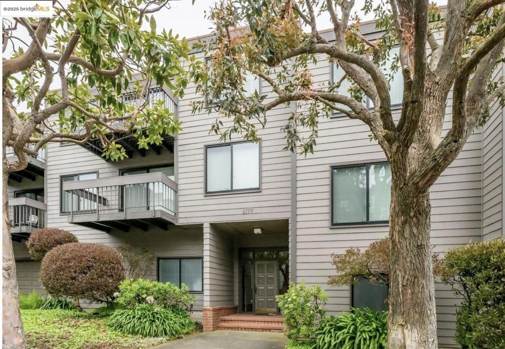 5177 Diamond Heights BLVD #APT 114