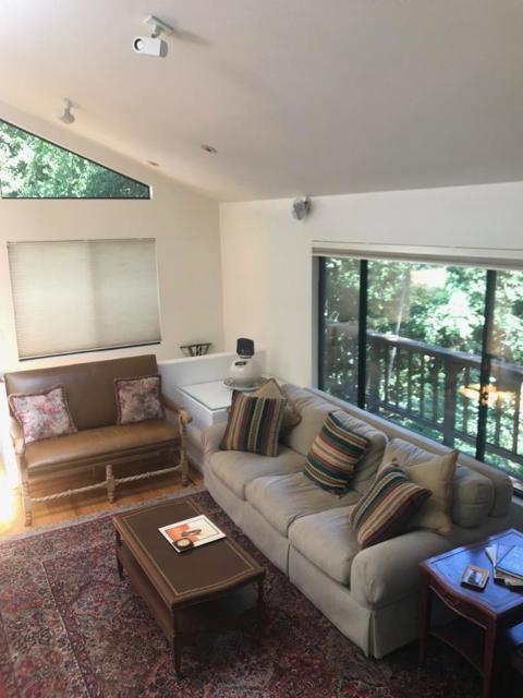 20600 Aldercroft, Los Gatos CA: https://media.crmls.org/mediaz/b5be043c-ed82-4055-9386-0c778df90093.jpg