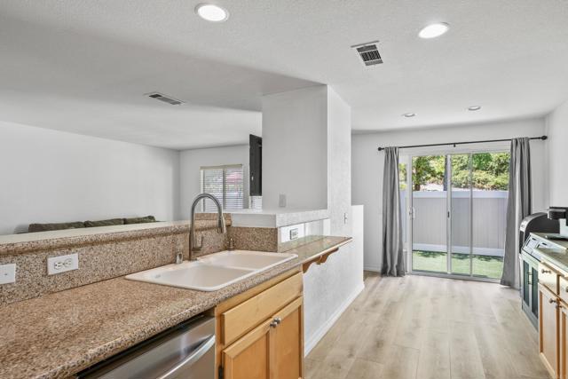 Image 6 of 30 For 5005 Codorniz Way 6