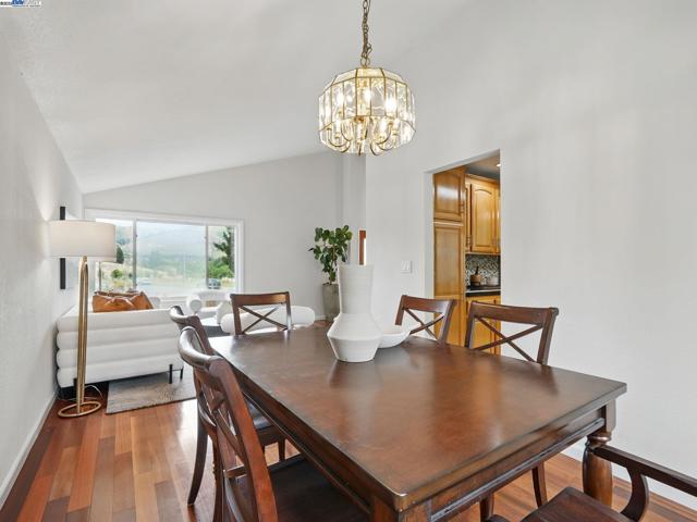 1501 Quema Ct, Fremont CA: https://media.crmls.org/mediaz/b5bf549a-60d8-4d5f-bd7c-93fec6a087c6.jpg