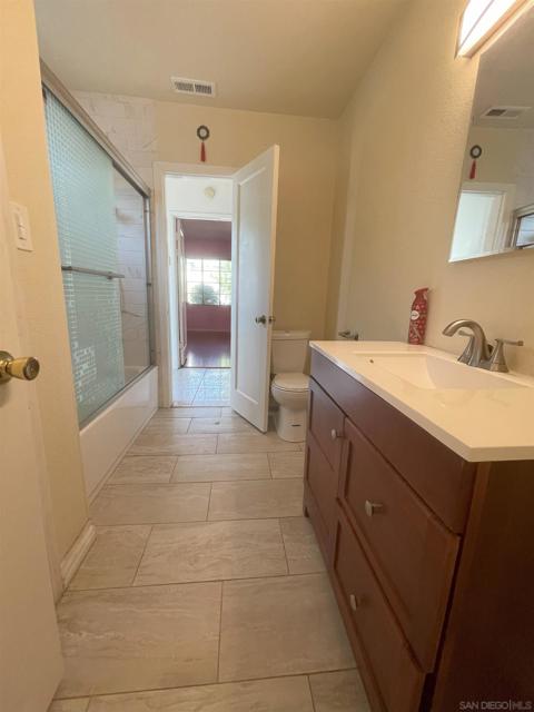 9109 Lower Azusa Rd, Rosemead CA: https://media.crmls.org/mediaz/b5bf64b0-cf9c-4424-a202-51ee5a3d1319.jpg