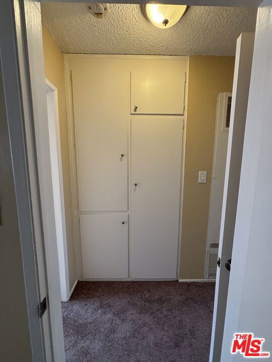6015 10th Avenue, Los Angeles CA: https://media.crmls.org/mediaz/b5c05f8a-df23-42ad-8c1b-f0c9dd9cc3cf.jpg