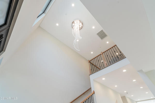 252 Capri Drive, Simi Valley CA: https://media.crmls.org/mediaz/b5c08d8d-700c-48e9-88b8-b6a15177a8b7.jpg